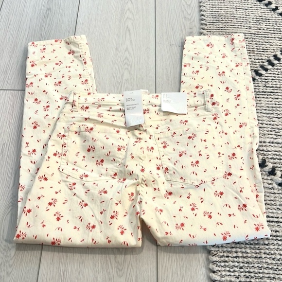 NWT, H&M,Creamy Beige & Floral
Straight-leg,Mid-Rise Pant w/Stretch,Size 12 - Picture 10 of 11